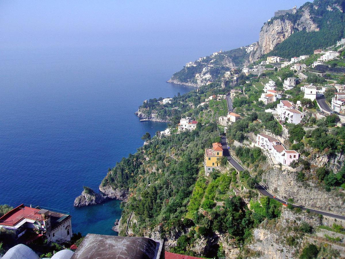 Locazione Turistica Caleidoscopio Apartment Амалфи Екстериор снимка