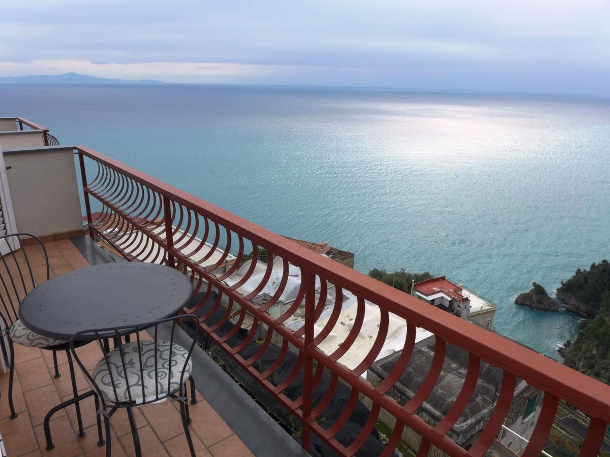 Locazione Turistica Caleidoscopio Apartment Амалфи Екстериор снимка
