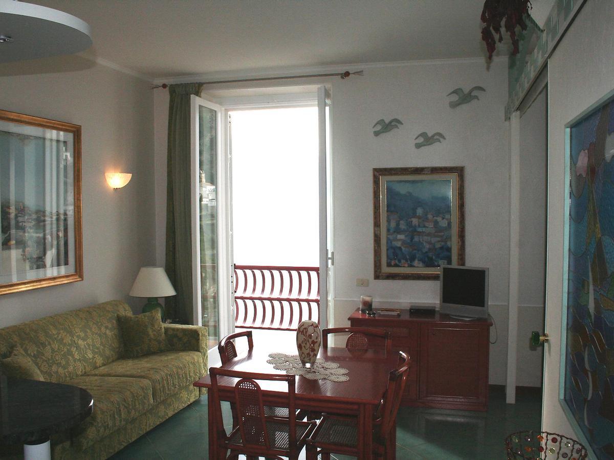 Locazione Turistica Caleidoscopio Apartment Амалфи Екстериор снимка